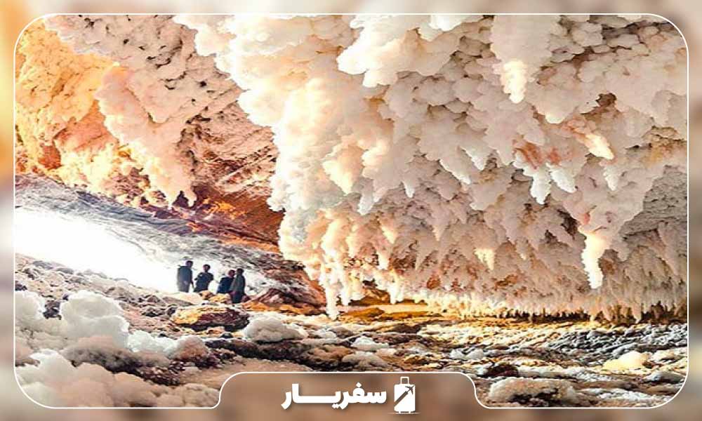 دالان‌های مختلف غار نمکدان قشم