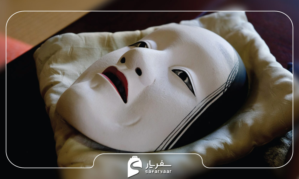 ماسک چوبی تزیینی