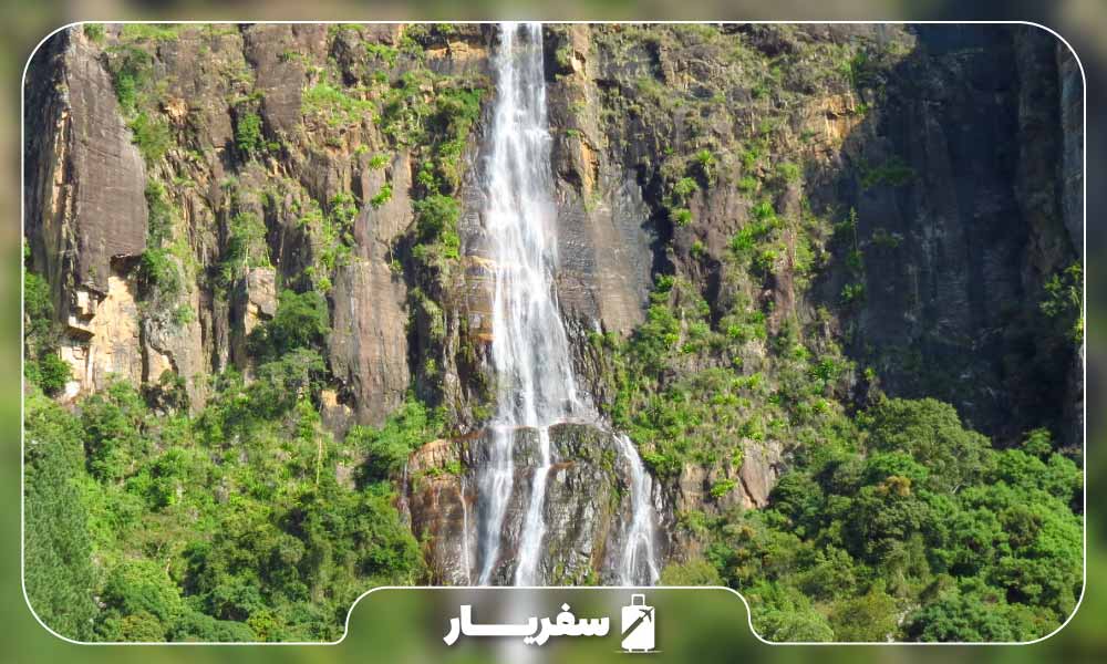 آب های آبشار بامباراکاندا سریلانکا