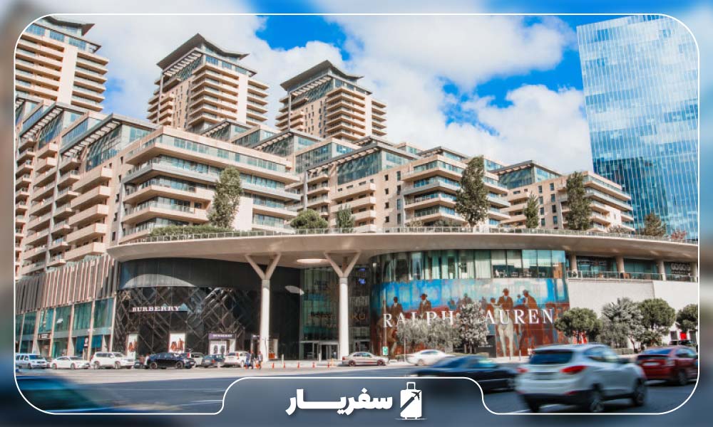 ساختمان ها و درب ورودی مرکز خرید پورت