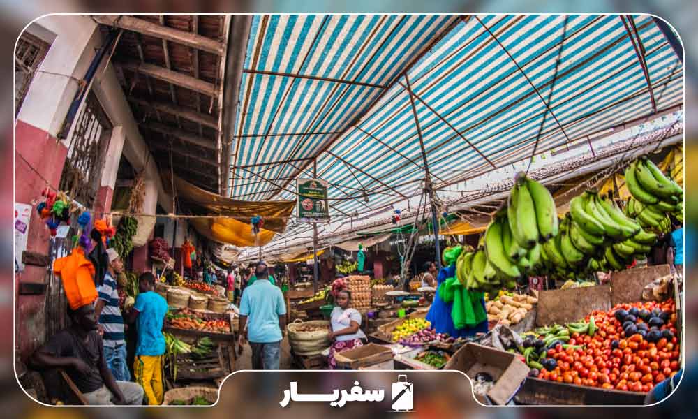 پوشش مردم کنیا در محیط های عمومی